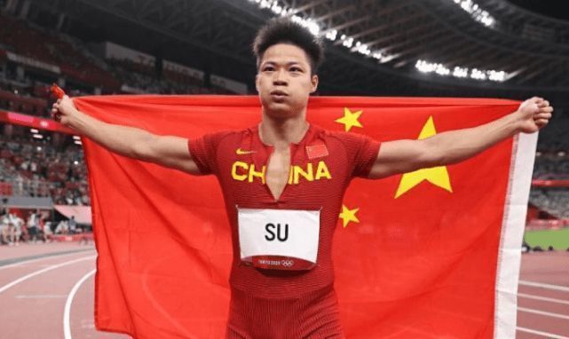 唐四海不仅是一个忠诚的人，同样也是一个聪明的人。